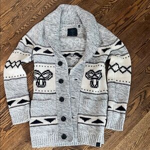 Aritzia Black and Cream Patterned Cardigan